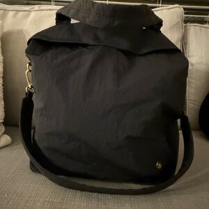 On My Level Tote Bag 20L - black and gold